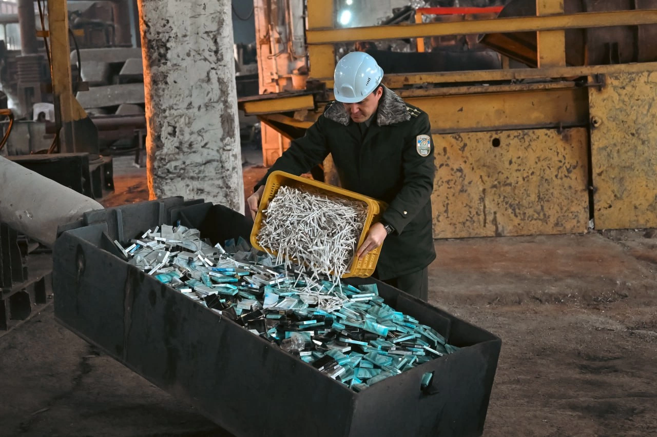 В Ташкенте уничтожено более 132 тысяч пачек контрабандных сигарет